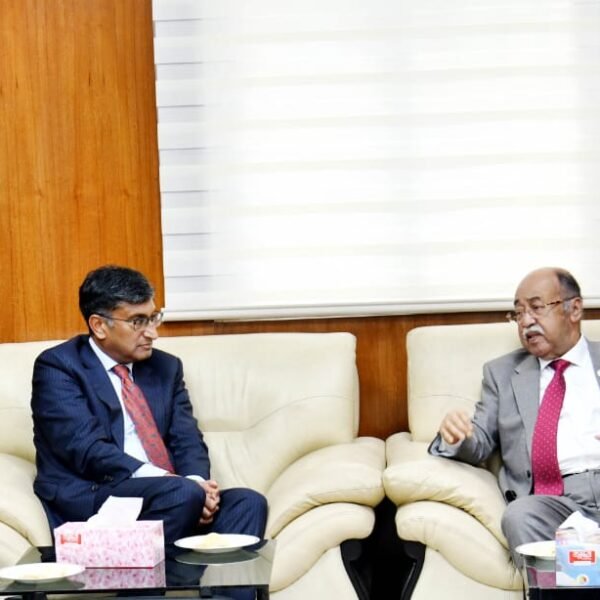 শিল্পমন্ত্রীর সঙ্গে কানাডার ইন্দো-প্যাসিফিক বাণিজ্য প্রতিনিধির সাক্ষাৎ।