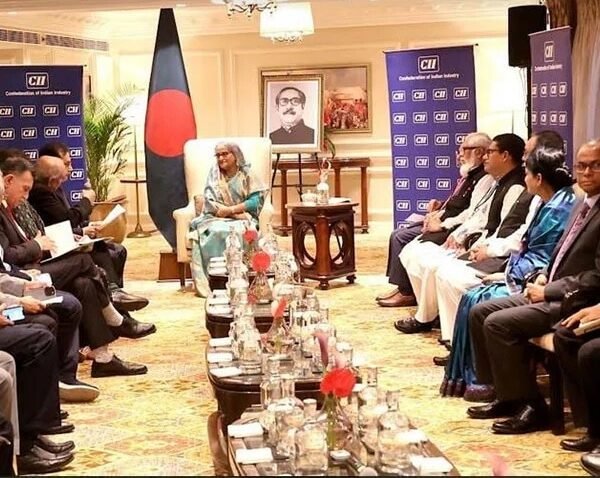 বাংলাদেশে বিনিয়োগের জন্য ভারতীয় ব্যবসায়ীদের আহ্বান প্রধানমন্ত্রীর