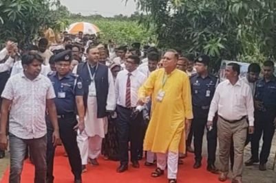 চাঁপাইনবাবগঞ্জের সুমিষ্ট আম বিদেশে রপ্তানি বাড়াতে কাজ করছে সরকার:…