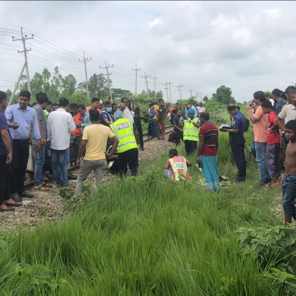 নরসিংদীতে ট্রেনে কাটায় ৫ জন নিহত