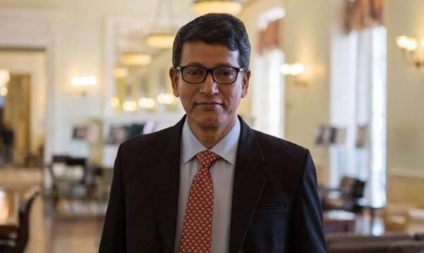 চট্টগ্রাম বিশ্ববিদ্যালয়ের উপাচার্য ড. মুহাম্মদ ইয়াহইয়া আখতার