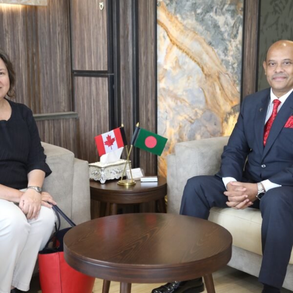 বেবিচক চেয়ারম্যানের সাথে কানাডার রাষ্ট্রদূতের সাক্ষাৎ