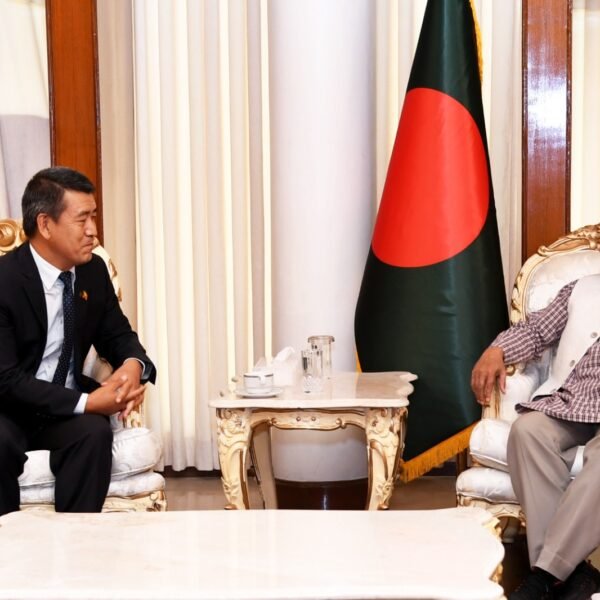 ঢাকা-ভুটান বাণিজ্য সহযোগিতা বৃদ্ধির ওপর গুরুত্ব আরোপ প্রধান উপদেষ্টার