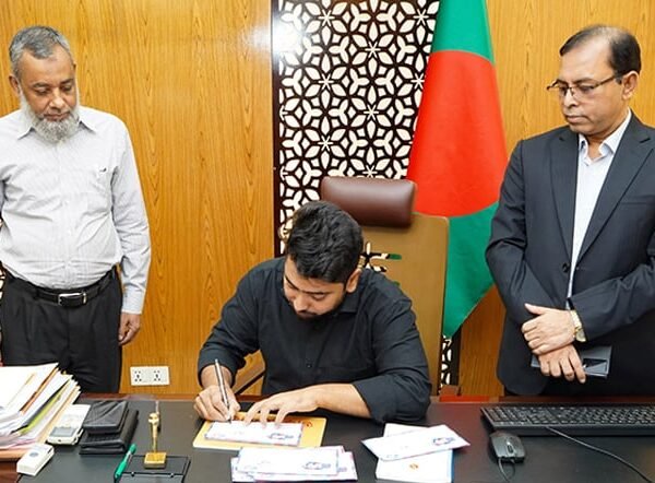 বিশ্ব ডাক দিবস উপলক্ষে স্মারক ডাকটিকেট ও উদ্বোধনী খাম…