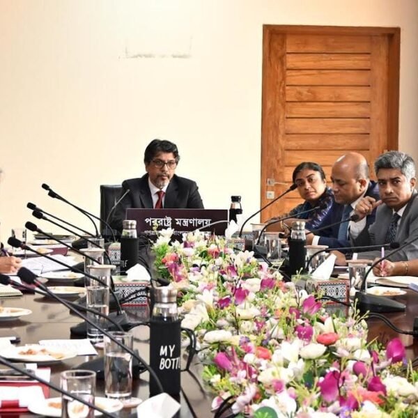 মার্কিন শ্রম প্রতিনিধিদল পররাষ্ট্র সচিব রাষ্ট্রদূতের সঙ্গে দেখা করেছেন