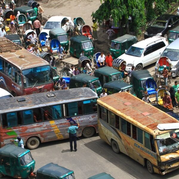 নাজুক চট্টগ্রাম নগরীর ট্রাফিক সিস্টেম