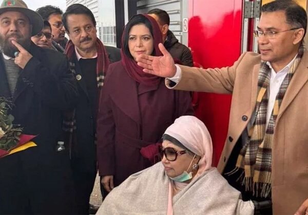 সাত বছর পর লন্ডনে খালেদা জিয়ার সঙ্গে আবেগঘন পুনর্মিলন:…