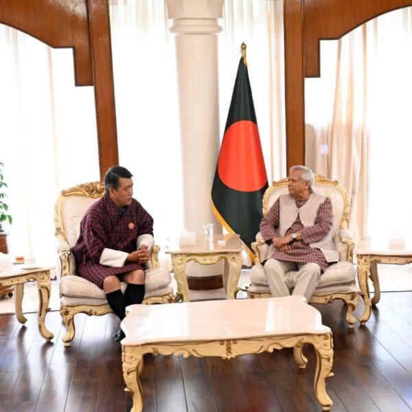 ভুটানের রাষ্ট্রদূত প্রধান উপদেষ্টার সাথে বিদায়ী সাক্ষাৎ করেছেন