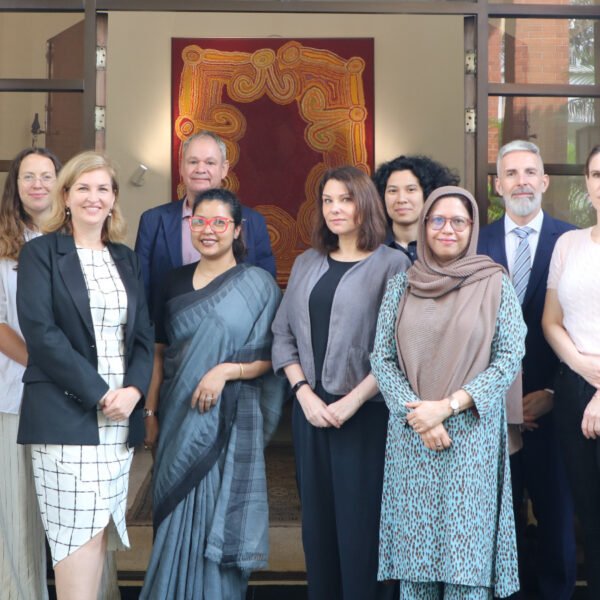 নারীদের জন্য রাজনীতির দরজা খুলে দেওয়ার আহ্বান অস্ট্রেলিয়ার