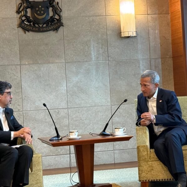 সিঙ্গাপুর সফরে বাংলাদেশের পররাষ্ট্র সচিব: বাণিজ্য ও স্বাস্থ্যখাতে সহযোগিতার…