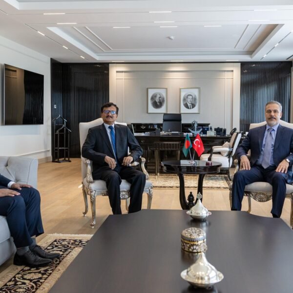 বাংলাদেশ-তুরস্ক সম্পর্ক জোরদার করার জন্য উচ্চ পর্যায়ের কূটনৈতিক বৈঠক