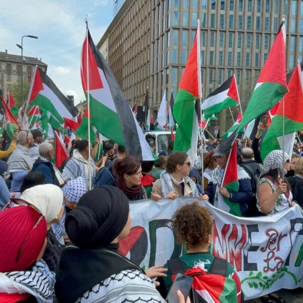 গাজায় ইসরায়েলি নৃশংসতা বন্ধে মিলানে সর্বস্তরের শান্তিকামী জনতার সমাবেশ