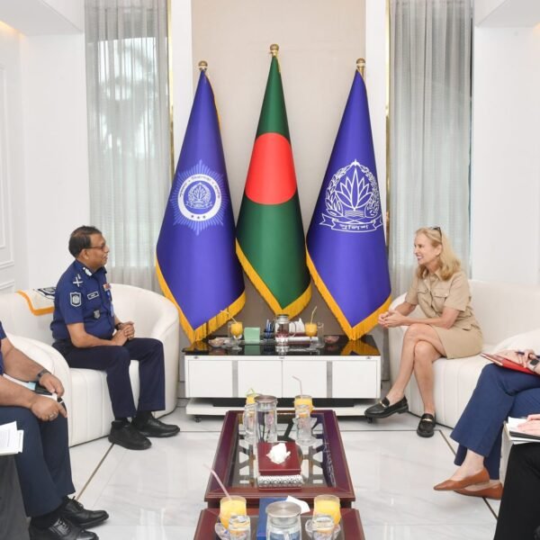 আইজিপির সাথে রবার্ট এফ কেনেডি মানবাধিকার সংস্থার প্রতিনিধিদলের সাক্ষাৎ