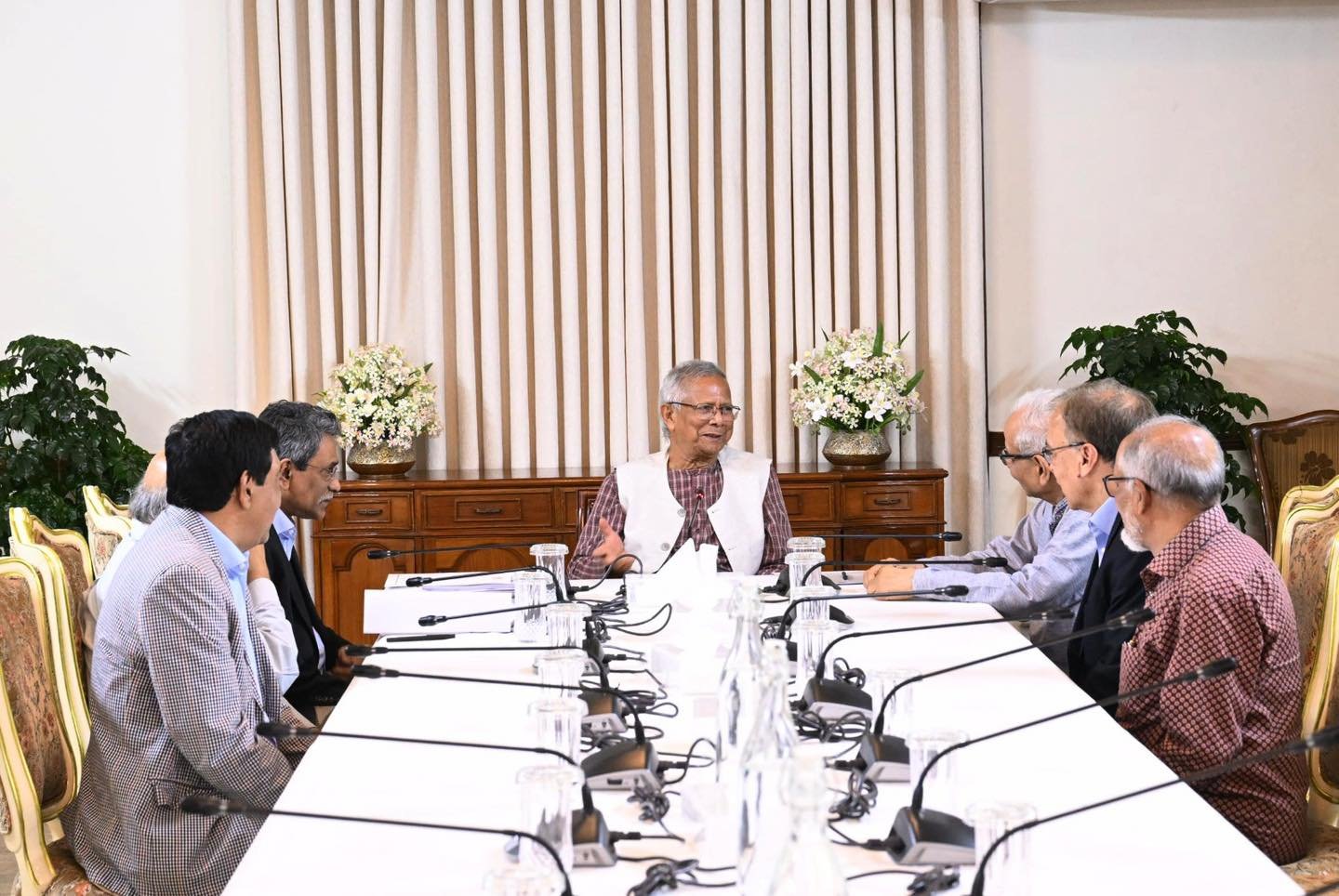 জুনের প্রথম সপ্তাহে রাজনৈতিক দলগুলোর সঙ্গে ঐকমত্য কমিশনের দ্বিতীয়…