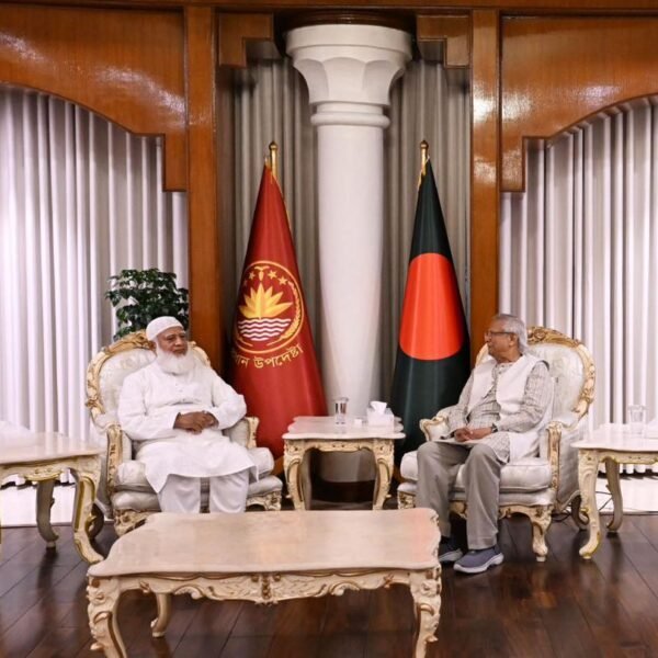 প্রধান উপদেষ্টার সঙ্গে জামায়াতের প্রতিনিধি দলের বৈঠক অনুষ্ঠিত