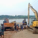 কাপ্তাই কর্ণফুলি নদীতে ড্রেজিংয়ের জন্য বন্ধ হলো চন্দ্রঘোনা-রাইখালী নৌ রুটে ফেরি চলাচল