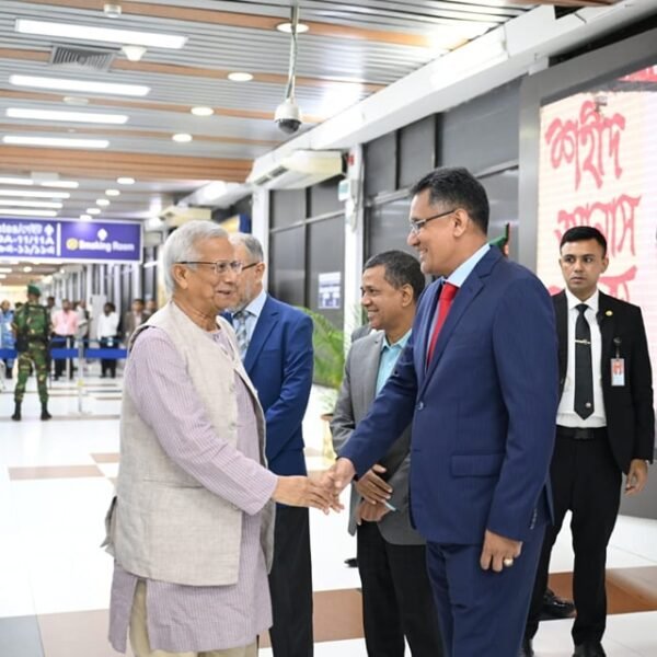 প্রধান উপদেষ্টা জাপান সফর শেষে দেশে ফিরেছেন