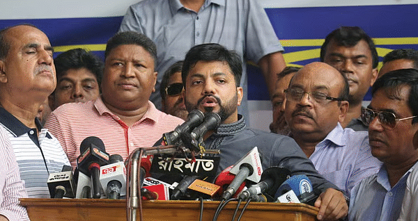 মেয়র পদে বসানোর বিষয় সুরাহা করার দাবিতে ইশরাকের বিরতিহীন…