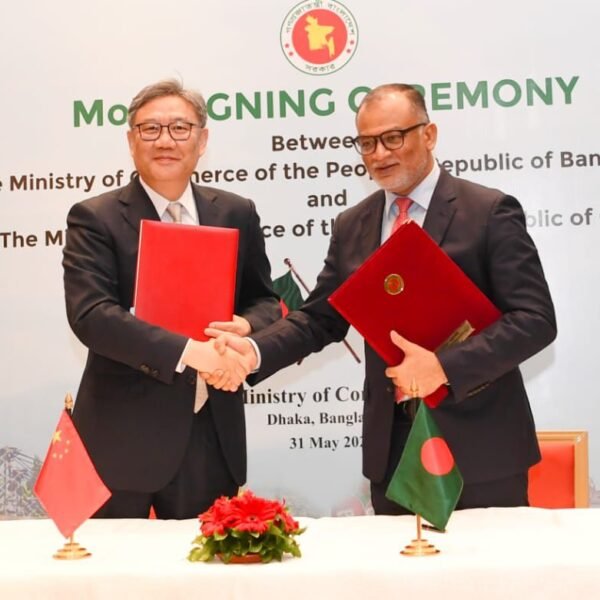 বাণিজ্য উপদেষ্টার সাথে চীনের বাণিজ্যমন্ত্রীর বৈঠক : দুই সমঝোতা&hellip;