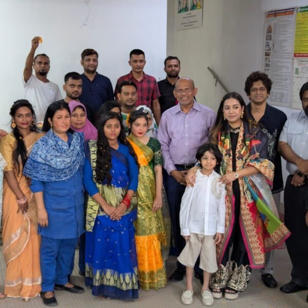 টানা চারবারের মার্কিন সিনেটর শেখ রহমান এর গাজীপুরে পোশাক…