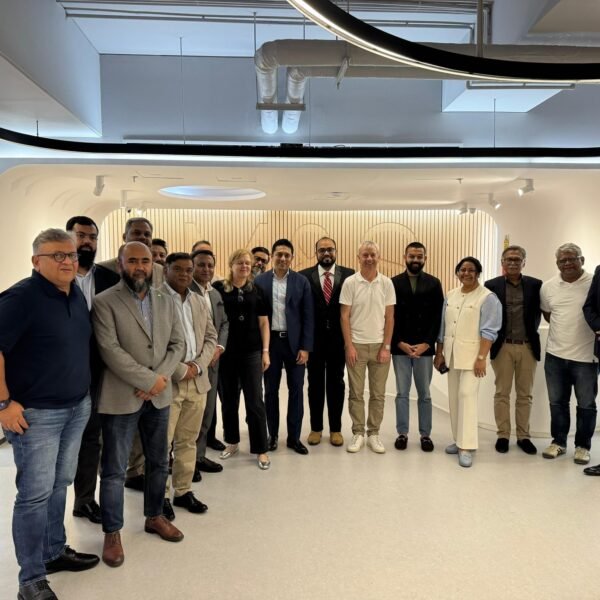 বাংলাদেশের তৈরি পোশাক শিল্পে সহযোগিতা জোরদারে এম অ্যান্ড এস-এর…