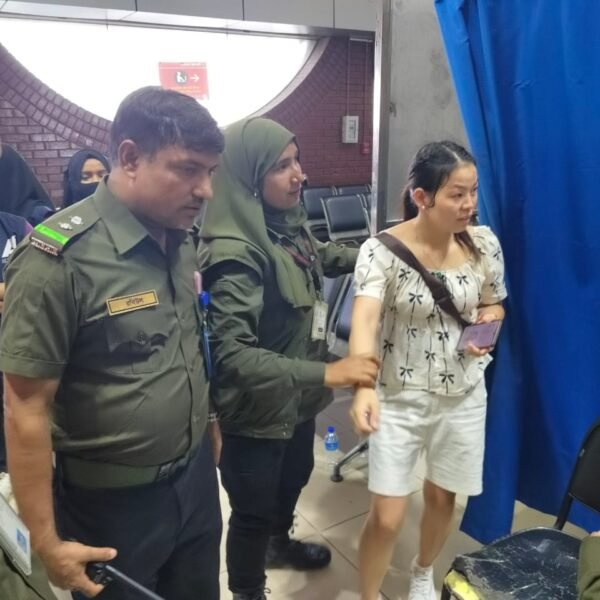 আনসার সদস্যদের তৎপরতায় হযরত শাহজালাল আন্তর্জাতিক বিমানবন্দরে ৭৯টি মোবাইল…