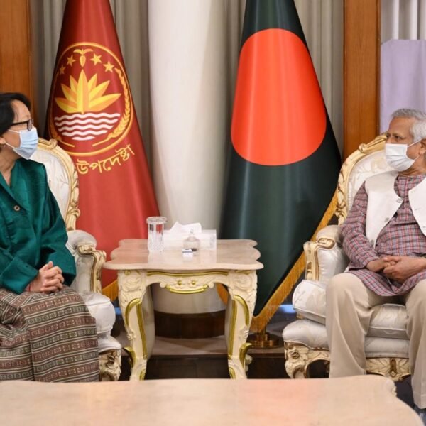 ভুটানের নবনিযুক্ত রাষ্ট্রদূত প্রধান উপদেষ্টার সাথে সাক্ষাৎ করেছেন