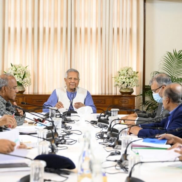 নির্বাচনের প্রস্তুতি নিয়ে প্রধান উপদেষ্টার সঙ্গে আইন-শৃঙ্খলা বাহিনীর সভা&hellip;