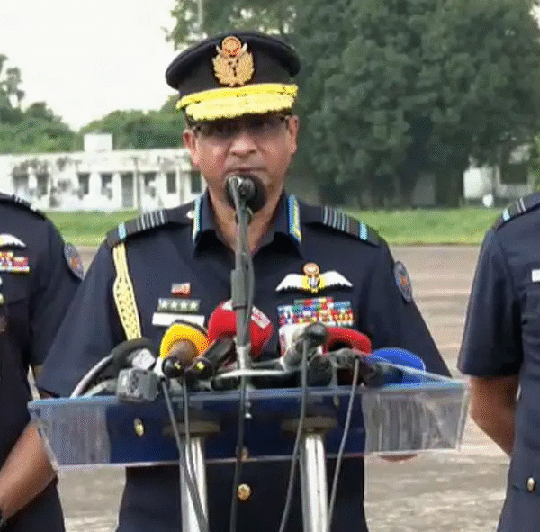 বিমান দুর্ঘটনায় গুজবে কান না দেওয়ার অনুরোধ বিমান বাহিনী…