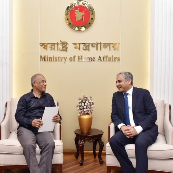 মাদক ও সন্ত্রাস দমনে পারস্পরিক সহযোগিতার লক্ষ্যে স্বরাষ্ট্র উপদেষ্টার…