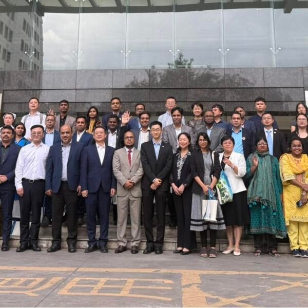 বাংলাদেশের গণমাধ্যম প্রতিনিধিরা কুনমিং হাসপাতাল পরিদর্শন করেছেন