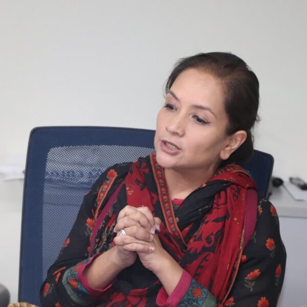 পোশাক খাতের ব্যয় বৃদ্ধি রোধে সরকারি নীতিগত সহায়তা প্রয়োজন:…