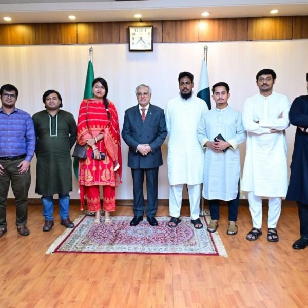 পাকিস্তানের উপ-প্রধানমন্ত্রীর সাথে এনসিপির প্রতিনিধি দলের মতবিনিময়