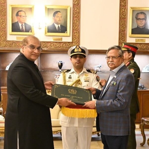 রাষ্ট্রপতির কাছে পরিচয়পত্র পেশ করলেন বাংলাদেশে নিযুক্ত নতুন পাকিস্তানের…