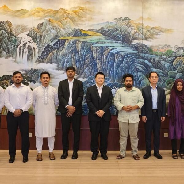 ঢাকাস্থ চীনা দূতাবাসে এনসিপি-এর উচ্চপর্যায়ের প্রতিনিধি দলের জন্য বিদায়…