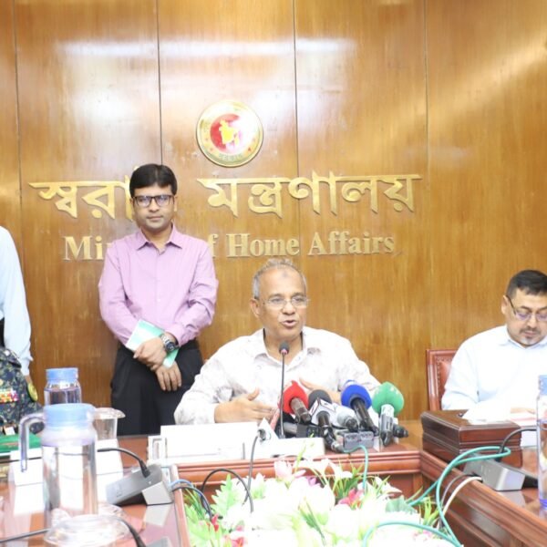 ৫ আগস্ট নিয়ে সরকার সতর্ক অবস্থানে রয়েছে- স্বরাষ্ট্র উপদেষ্টা