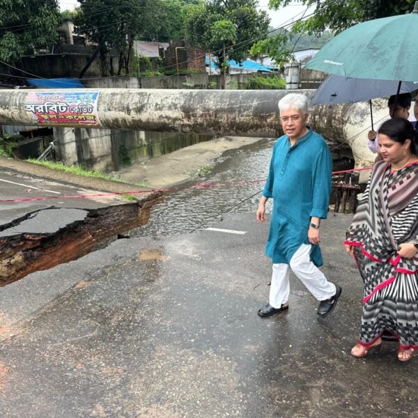 “চট্রগ্রামের শীতল ঝর্ণা খালের ওপর ধসে পড়া সেতু পরিদর্শন&hellip;