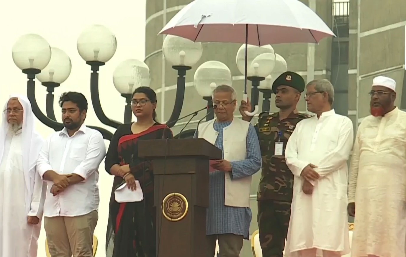 ‘জুলাই ঘোষণাপত্র’ পাঠ করছেন প্রধান উপদেষ্টা