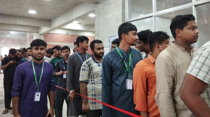জাকসু নির্বাচন: স্থগিত থাকা হলের…