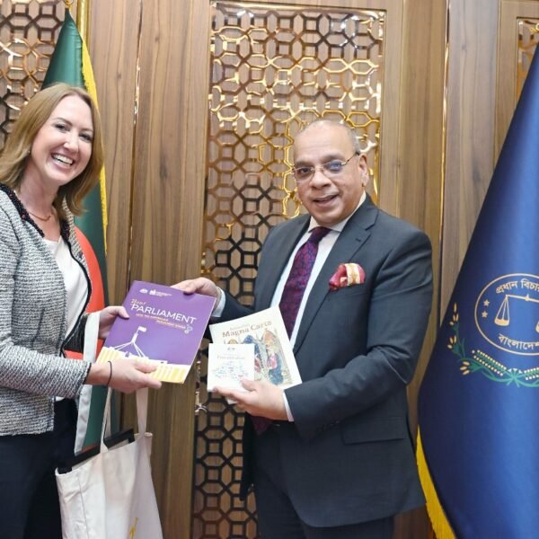 প্রধান বিচারপতির সঙ্গে অস্ট্রেলিয়ান হাইকমিশনারের সাক্ষাৎ