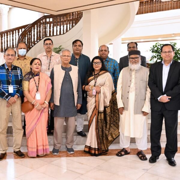 আসন্ন দুর্গাপূজার প্রস্তুতি নিয়ে হিন্দু ধর্মীয় নেতৃবৃন্দের সঙ্গে প্রধান…