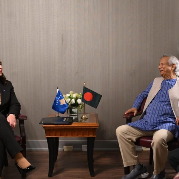 প্রধান উপদেষ্টার সঙ্গে কসোভো প্রেসিডেন্টের বৈঠক: দ্বিপাক্ষিক সম্পর্ক জোরদারের&hellip;