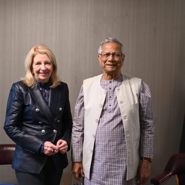 প্রধান উপদেষ্টার সাথে সাক্ষাৎ করলেন ইউনিসেফ প্রধান, শরণার্থী শিবিরে…