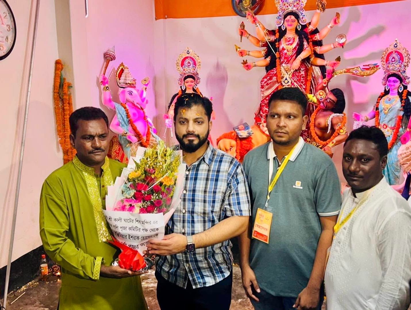 শারদীয় দুর্গাপূজা উপলক্ষে সূত্রাপুর ও গেন্ডারিয়ার পূজামণ্ডপ পরিদর্শন করলেন&hellip;