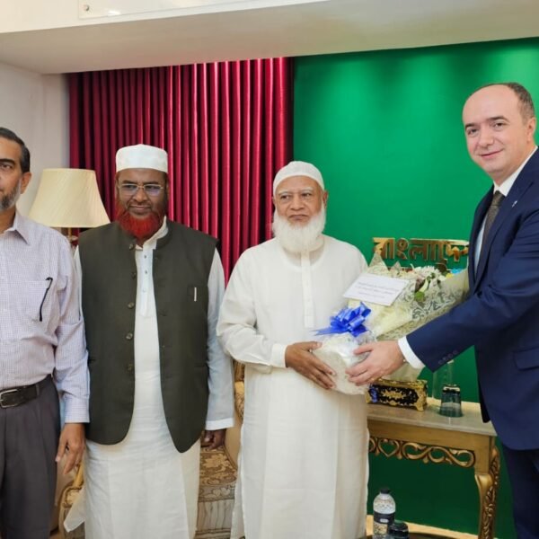 জামায়াতের আমীর ডা. শফিকুর রহমান-এর সঙ্গে সৌজন্য সাক্ষাৎ করলেন…