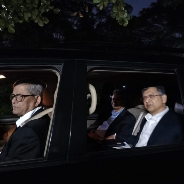 প্রধান উপদেষ্টার সাথে বৈঠকে যমুনায় বিএনপির প্রতিনিধি দল