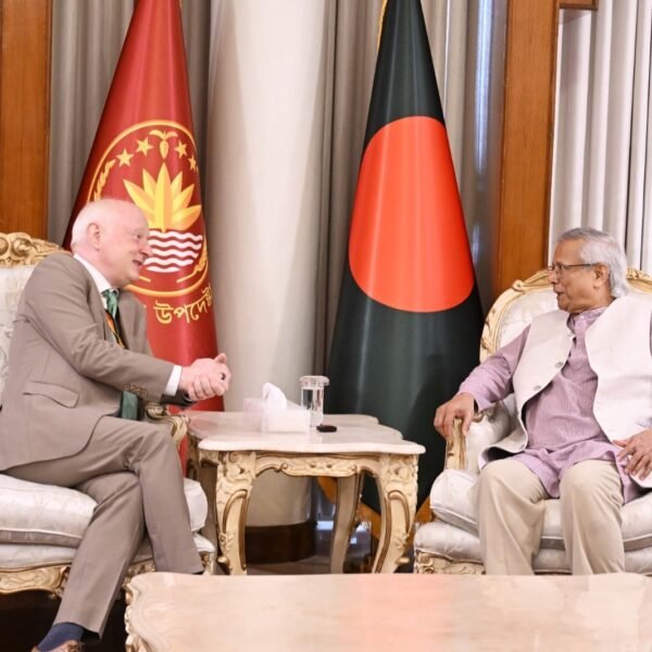 প্রধান উপদেষ্টার সাথে সৌজন্য সাক্ষাৎ করেছেন নবনিযুক্ত জার্মান রাষ্ট্রদূত