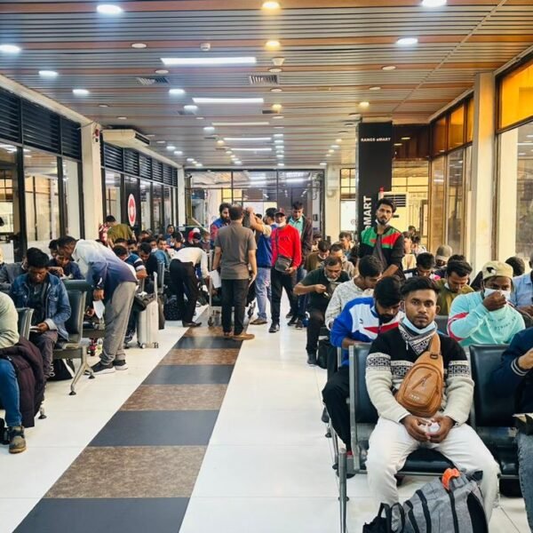 লিবিয়া থেকে ১৭৪ বাংলাদেশি ফিরেছেন