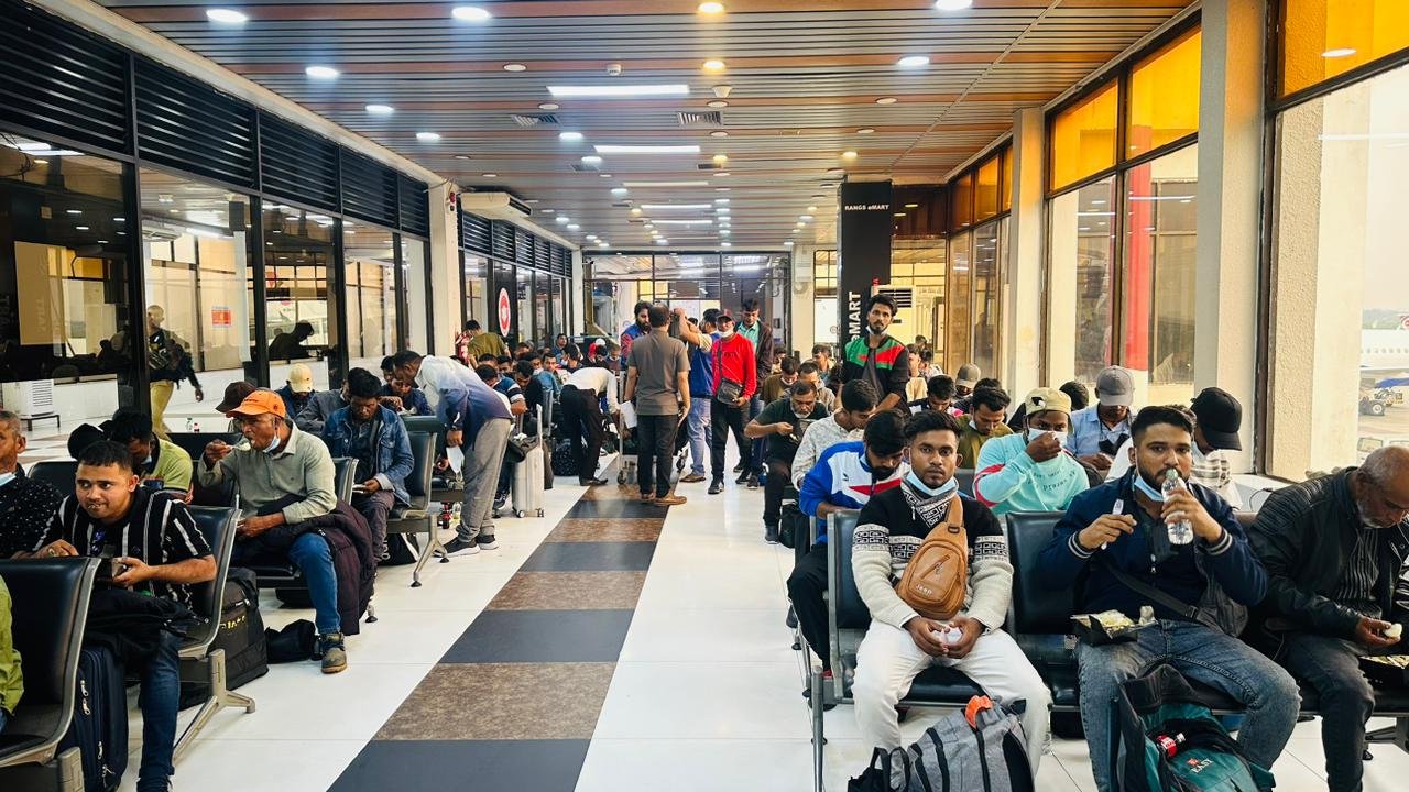 লিবিয়া থেকে ১৭৪ বাংলাদেশি ফিরেছেন