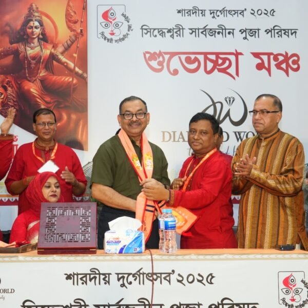 রাজধানীর সিদ্ধেশ্বরী কালী মন্দিরে নিরাপত্তা ব্যবস্থা পরিদর্শন করলেন ডিএমপি…